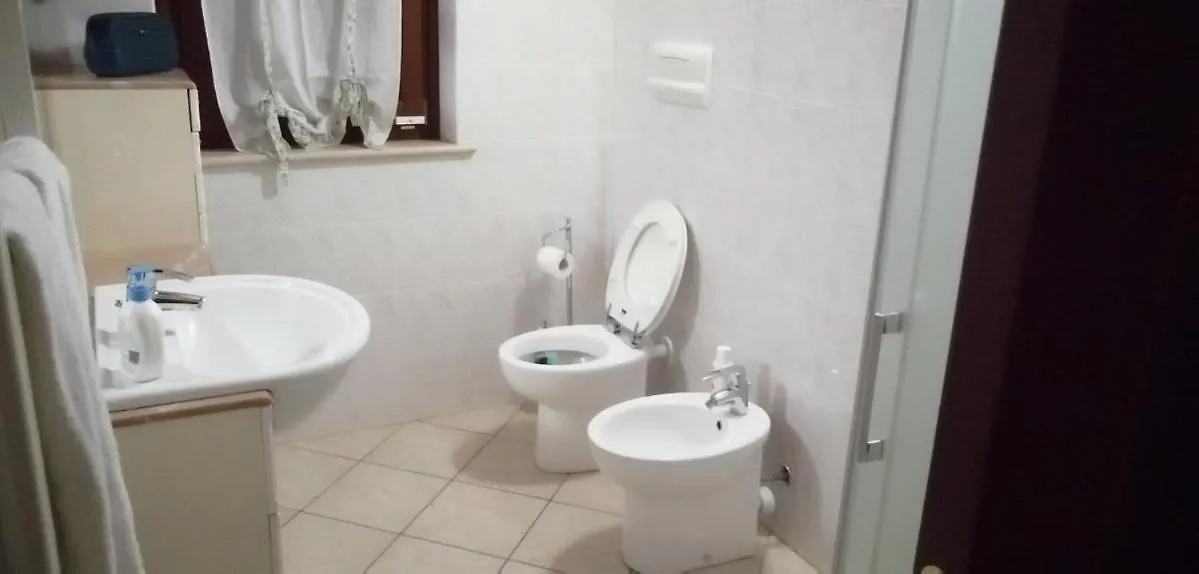 Il Rifugio Del Gatto Moro Bed & Breakfast Valeggio sul Mincio 0*,  Italy